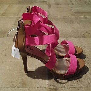 NWT Fioni Strappy Heels